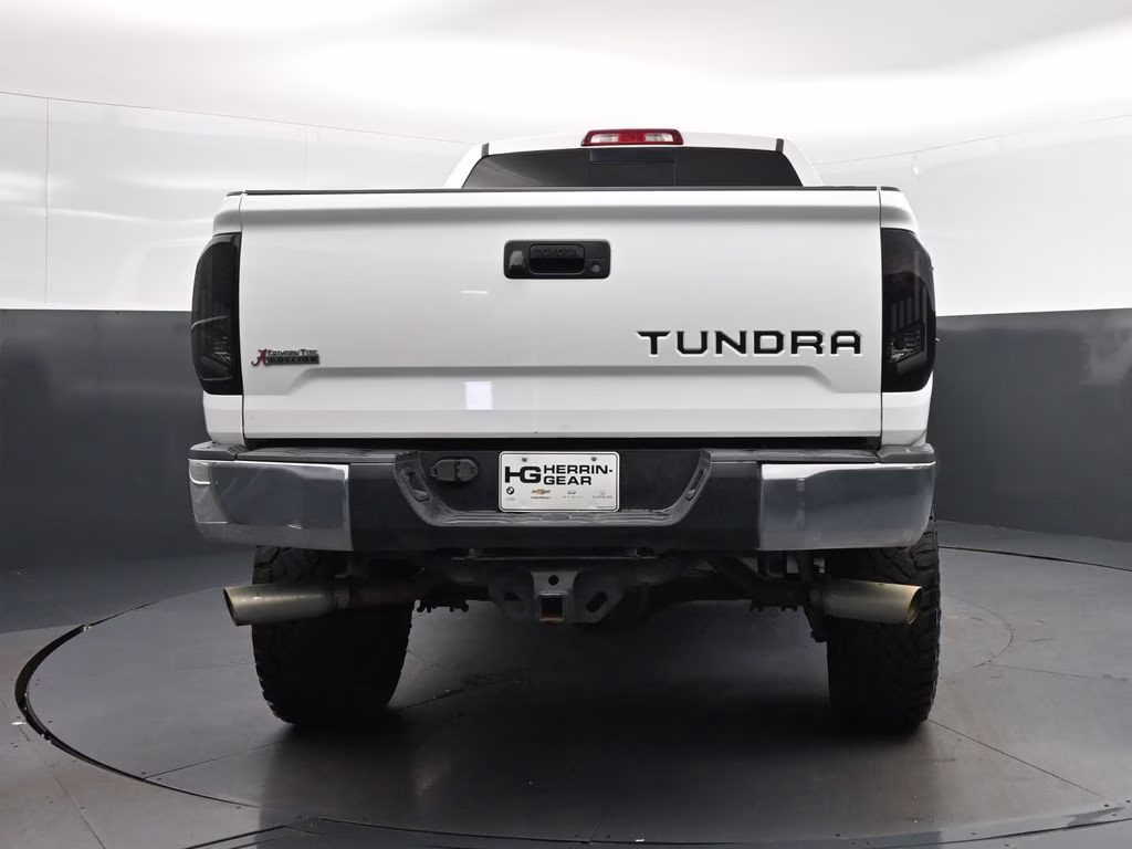 2016 Super White Toyota Tundra SR5 4X4 Truck