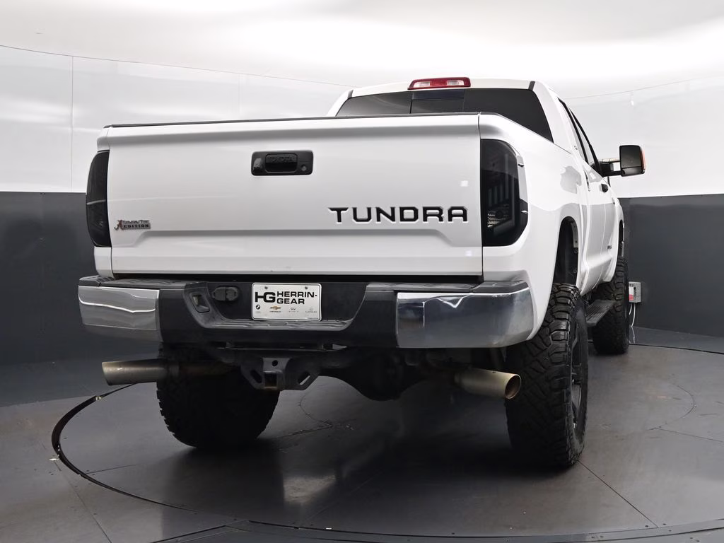 2016 Super White Toyota Tundra SR5 4X4 Truck