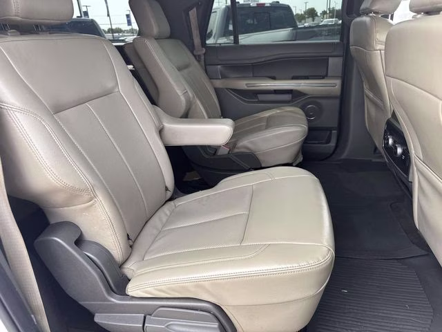 2021 White Metallic Ford Expedition Max XLT RWD SUV