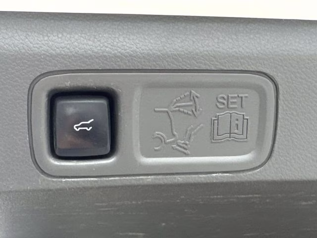 2021 White Metallic Ford Expedition Max XLT RWD SUV