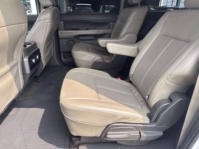 2021 White Metallic Ford Expedition Max XLT RWD SUV