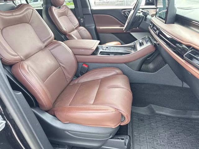 2025 Black Metallic Lincoln Aviator Reserve RWD SUV