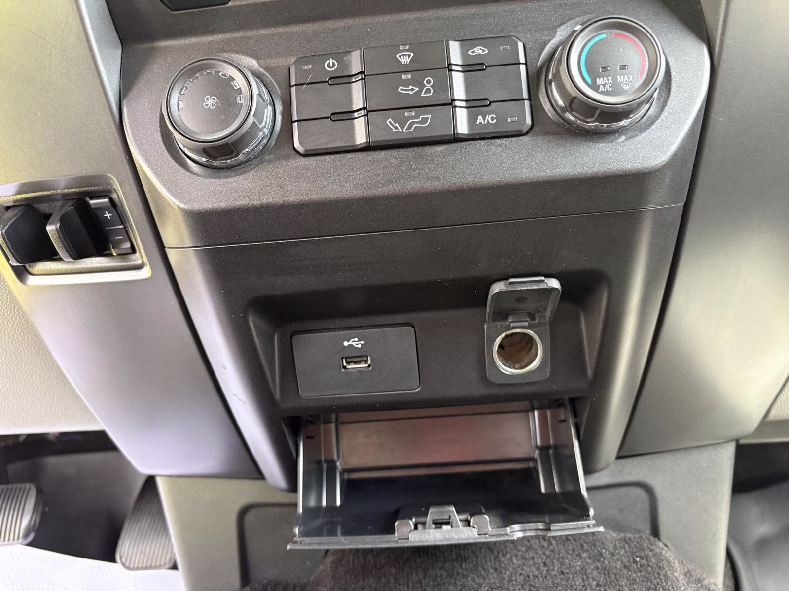 2018 Blue Jeans Ford F-150 XLT 4X4 Truck