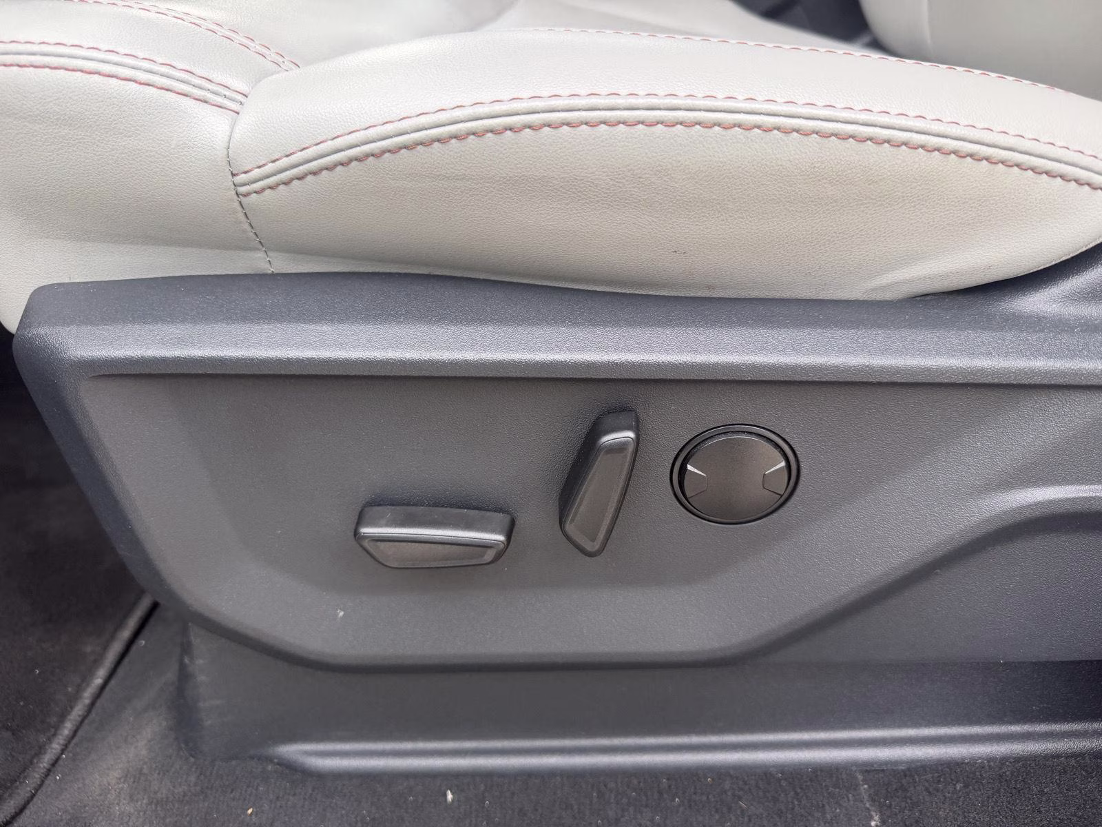2025 Space Silver Ford Expedition Active 4X4 SUV