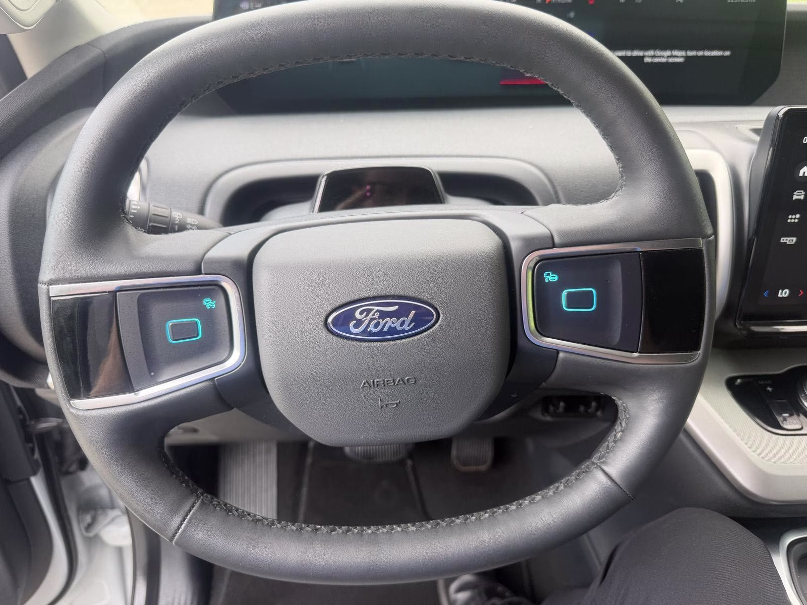 2025 Space Silver Ford Expedition Active 4X4 SUV