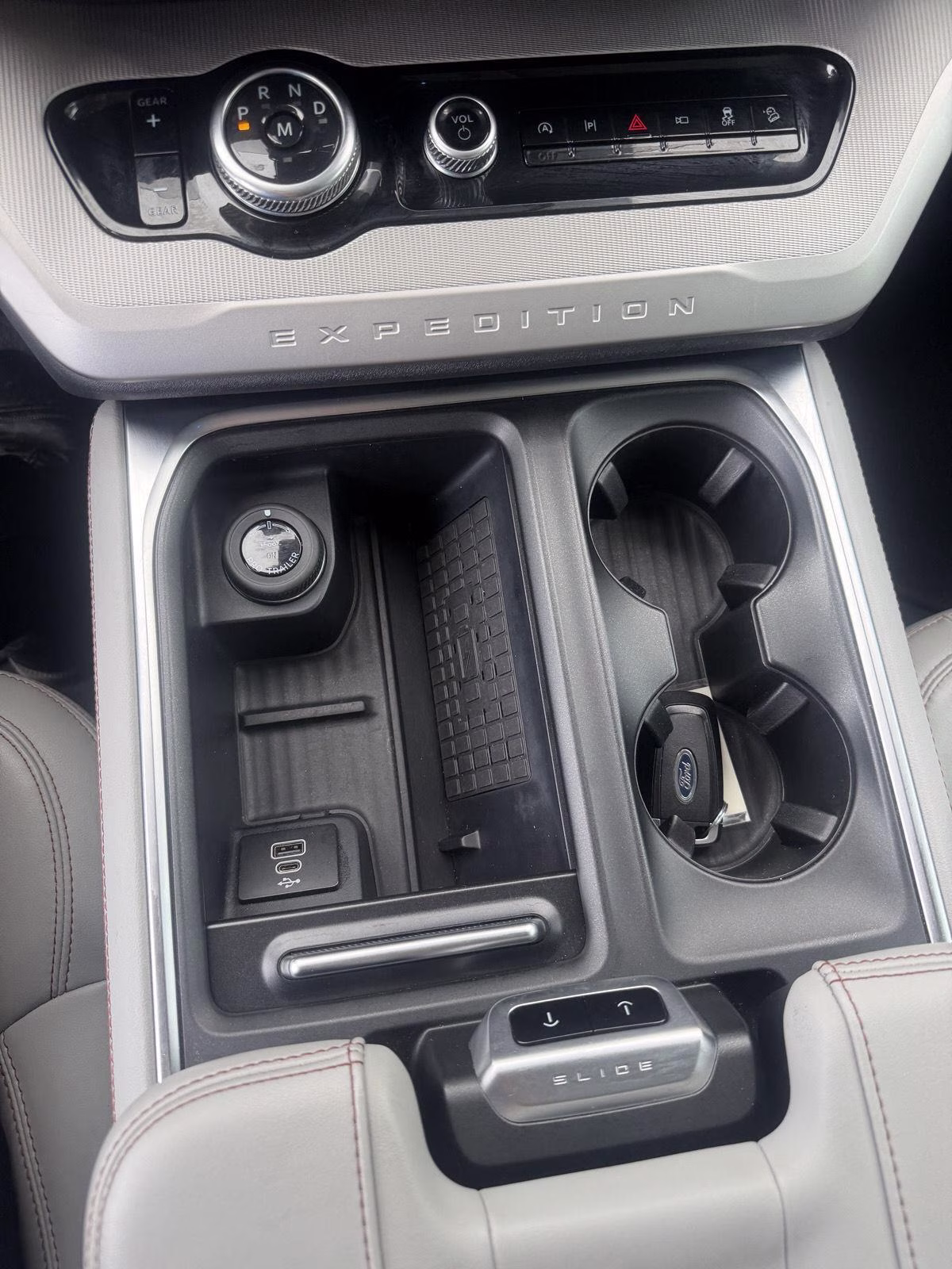 2025 Space Silver Ford Expedition Active 4X4 SUV
