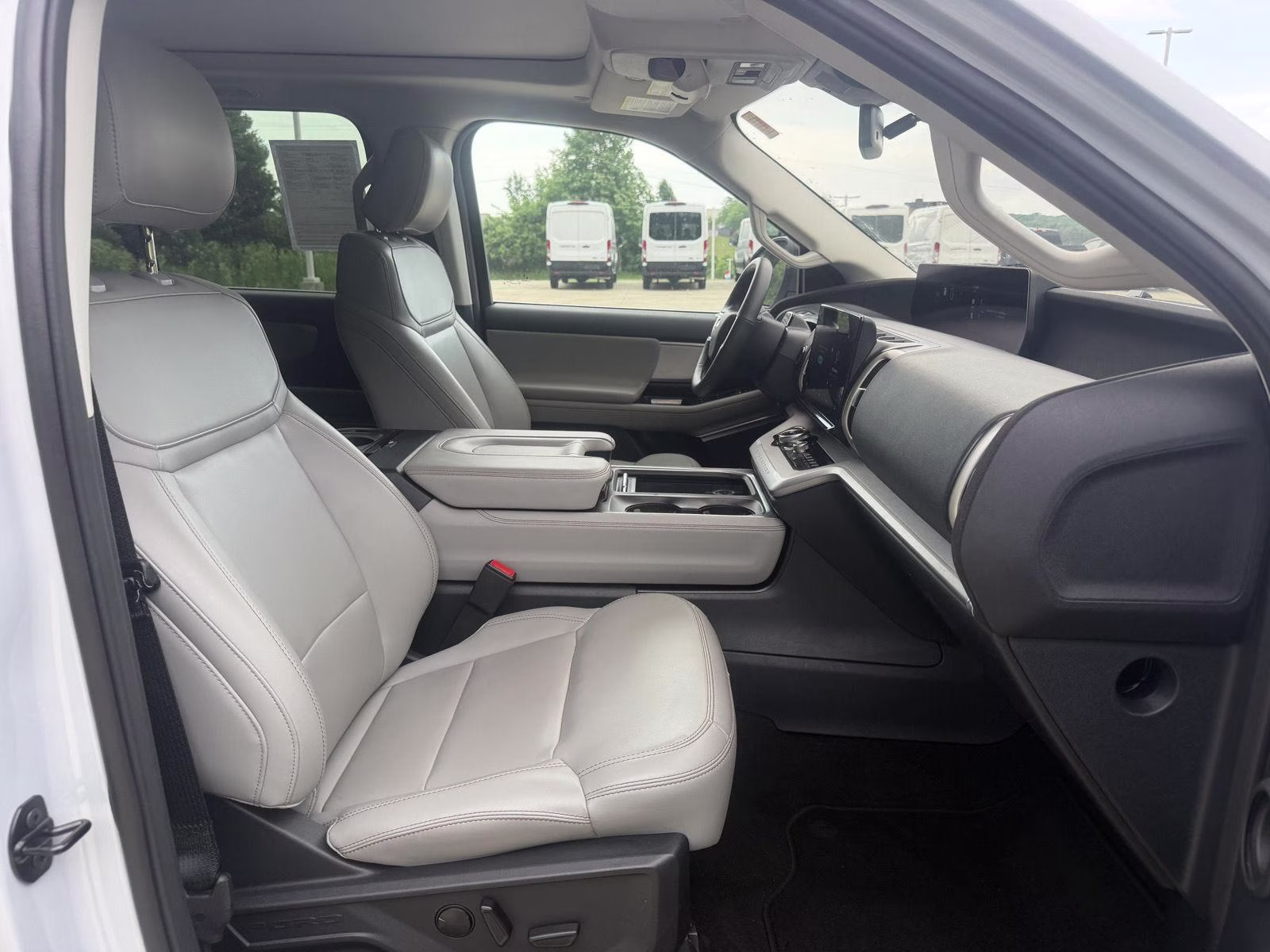 2025 Space Silver Ford Expedition Active 4X4 SUV
