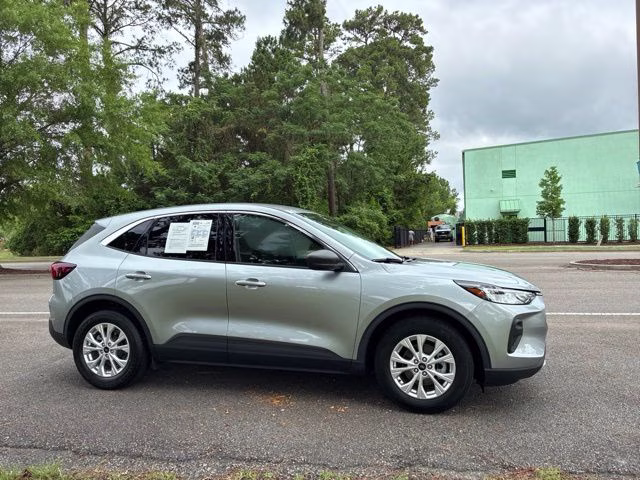 2023 Silver Metallic Ford Escape Active FWD SUV
