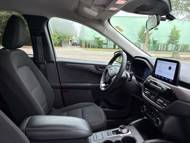 2023 Silver Metallic Ford Escape Active FWD SUV