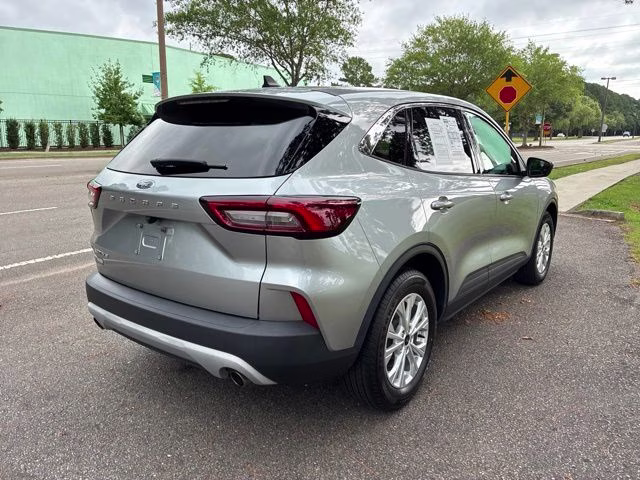 2023 Silver Metallic Ford Escape Active FWD SUV