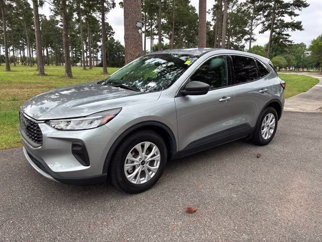2023 Silver Metallic Ford Escape Active FWD SUV
