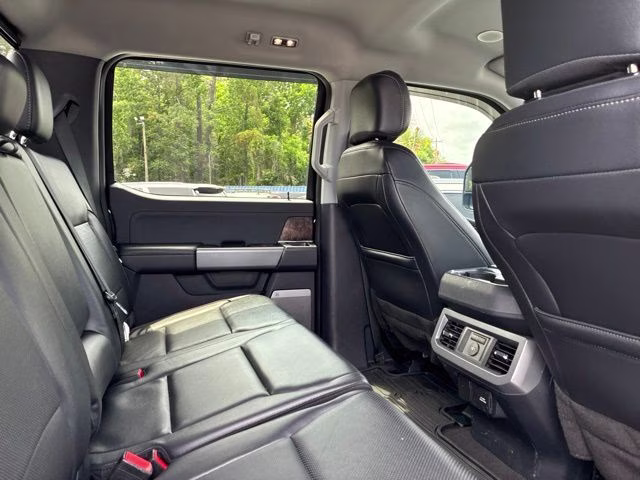 2024 Blue Metallic Ford Super Duty F-250 SRW Lariat 4X4 Truck