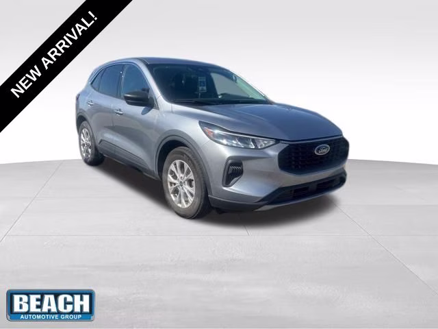 2023 Silver Metallic Ford Escape Active FWD SUV