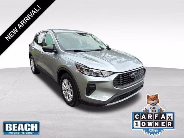 2023 Silver Metallic Ford Escape Active FWD SUV