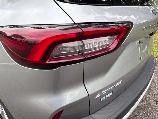 2023 Silver Metallic Ford Escape Active FWD SUV