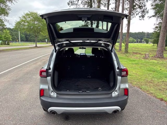 2023 Silver Metallic Ford Escape Active FWD SUV
