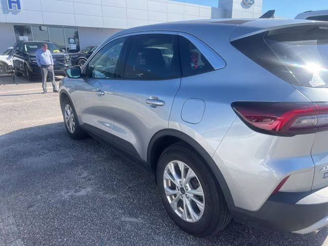 2023 Silver Metallic Ford Escape Active FWD SUV