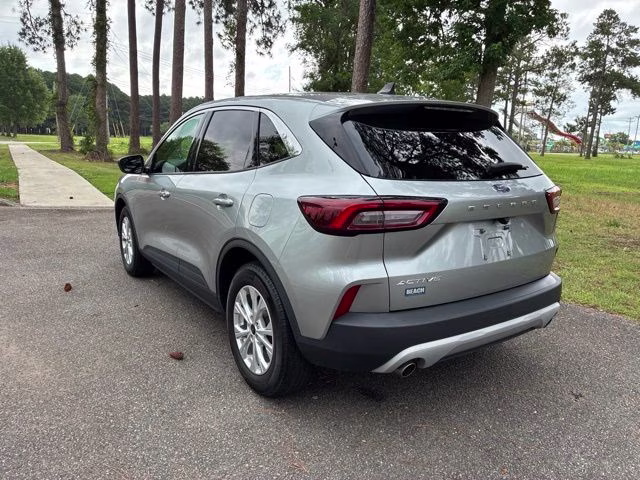 2023 Silver Metallic Ford Escape Active FWD SUV