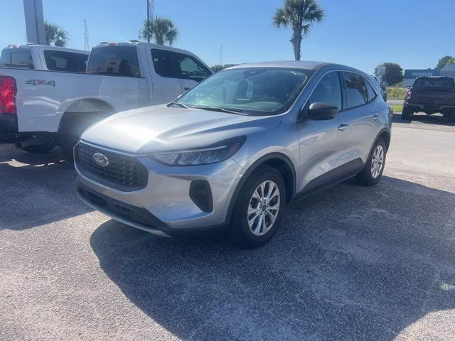 2023 Silver Metallic Ford Escape Active FWD SUV