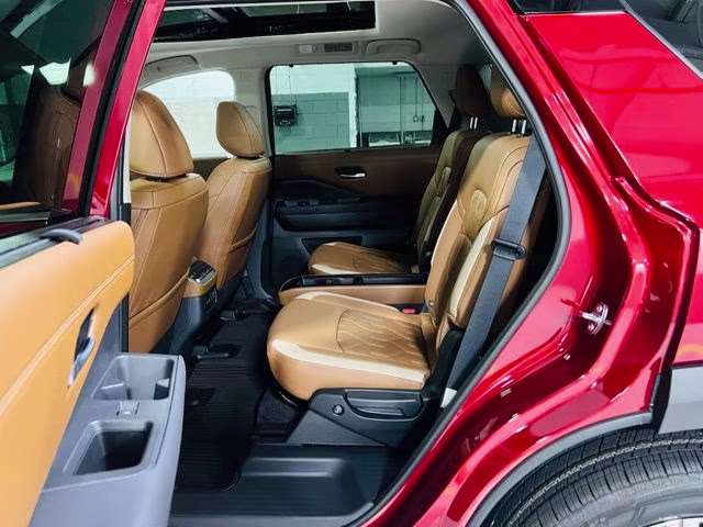 2026 Scarlet Ember/Super Black Nissan Pathfinder Platinum FWD SUV