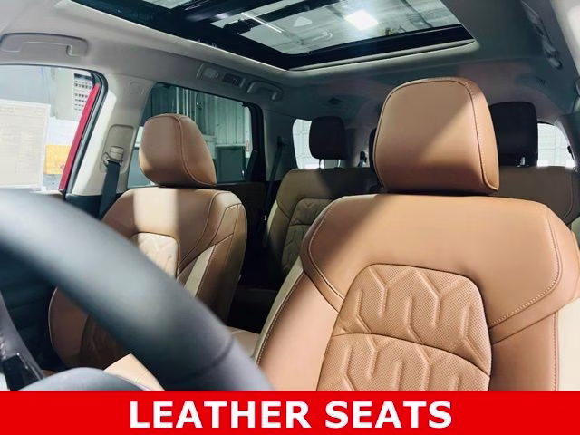 2026 Scarlet Ember/Super Black Nissan Pathfinder Platinum FWD SUV