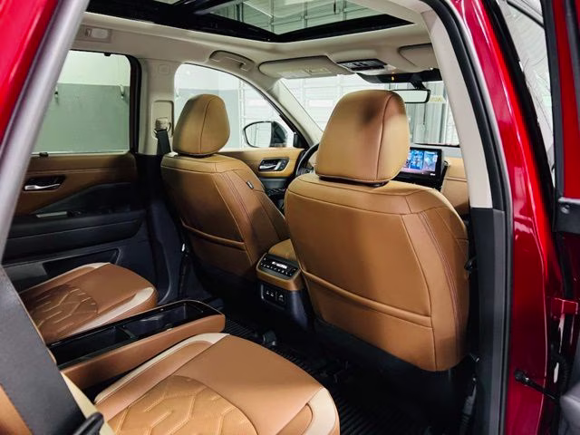 2026 Scarlet Ember/Super Black Nissan Pathfinder Platinum FWD SUV