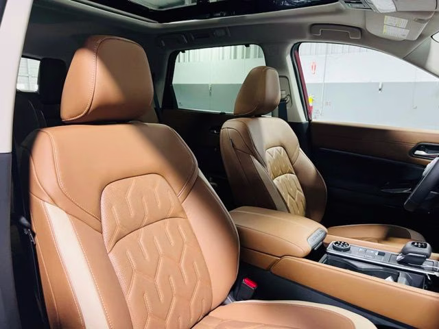 2026 Scarlet Ember/Super Black Nissan Pathfinder Platinum FWD SUV