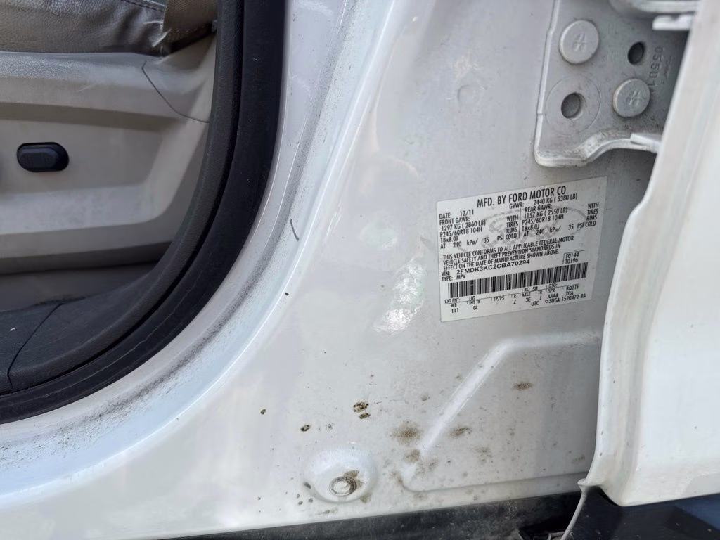 2012 White Platinum Clearcoat Metallic Ford Edge Limited FWD SUV