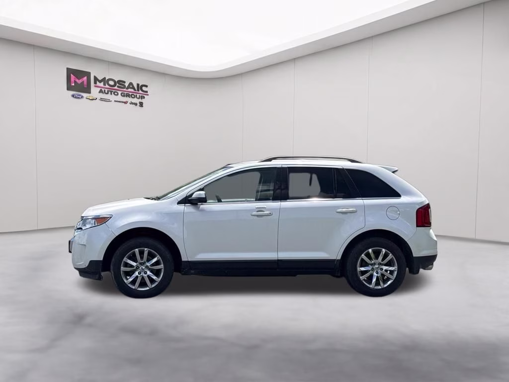 2012 White Platinum Clearcoat Metallic Ford Edge Limited FWD SUV