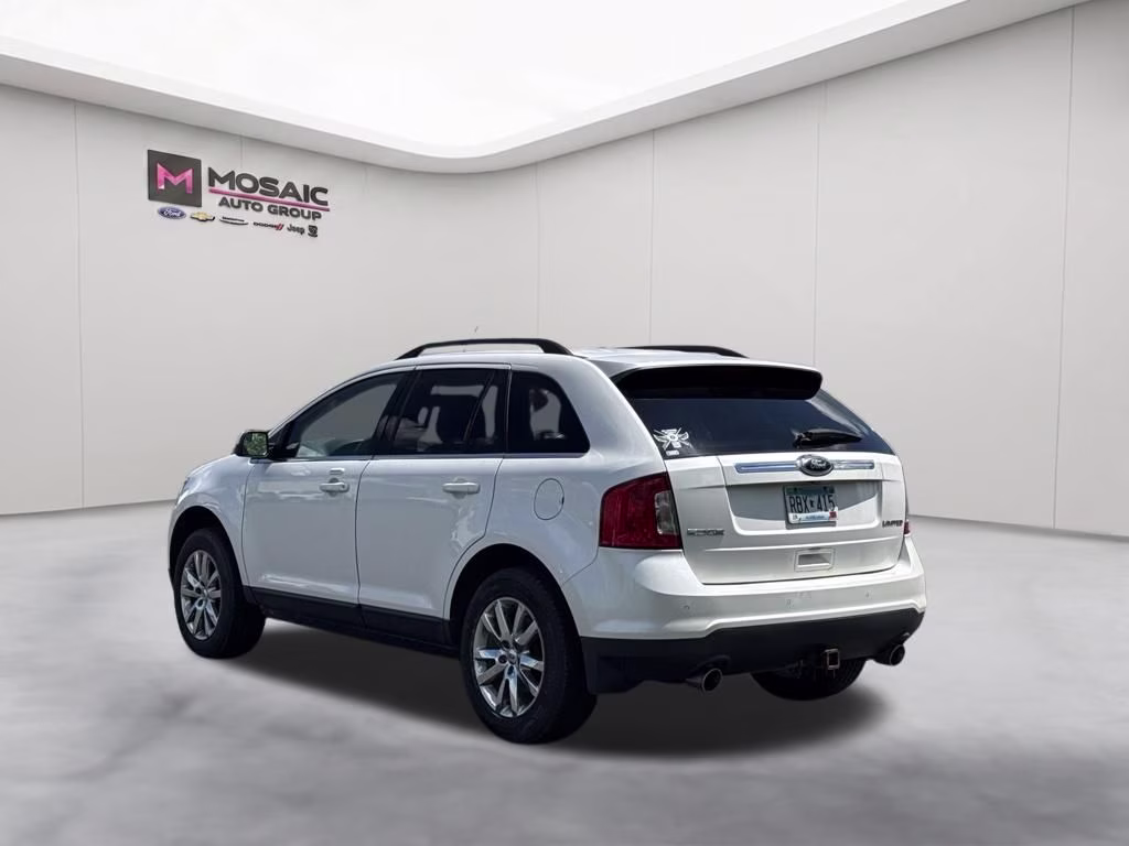 2012 White Platinum Clearcoat Metallic Ford Edge Limited FWD SUV