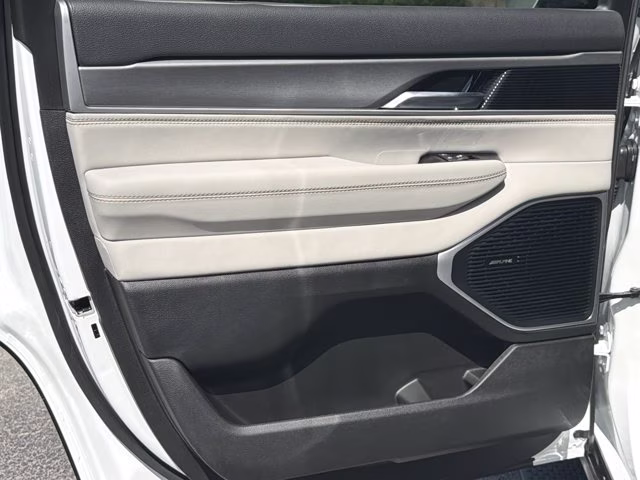 2026 Bright White Clearcoat Jeep Grand Wagoneer RWD SUV