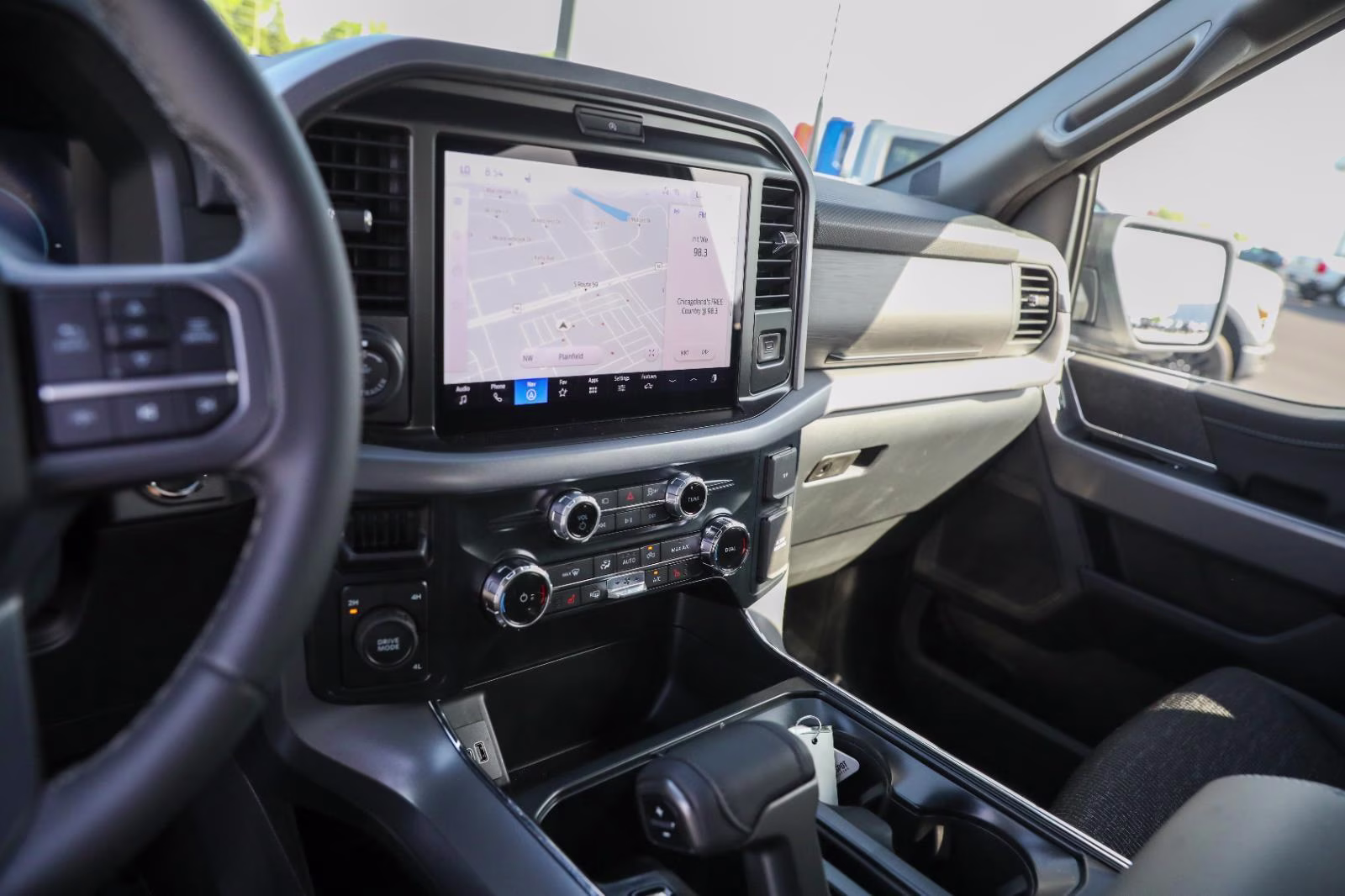 2026 Oxford White Ford F-150 XLT 4X4 Truck