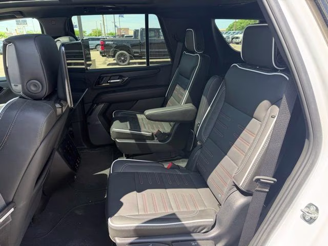 2025 Summit White GMC Yukon AT4 Ultimate 4X4 SUV