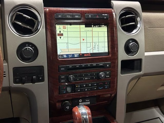 2010 White Platinum Metallic Tri-Coat Ford F-150 King Ranch 4X4 Truck