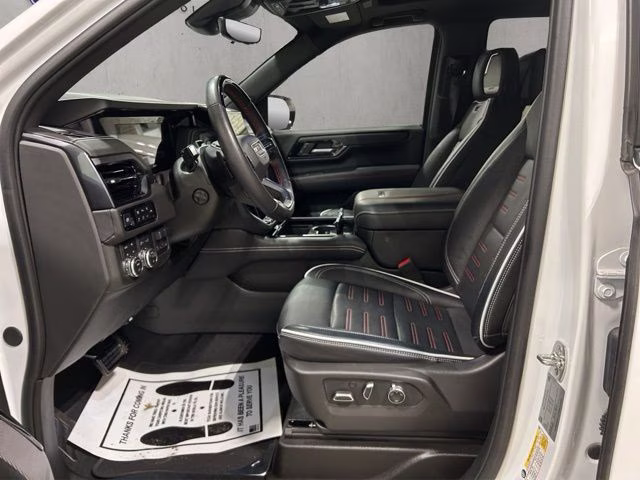 2025 Summit White GMC Yukon AT4 Ultimate 4X4 SUV