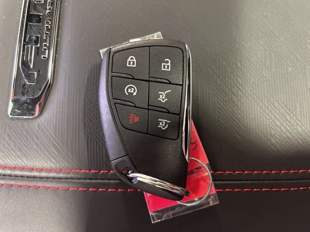 2025 Summit White GMC Yukon AT4 Ultimate 4X4 SUV