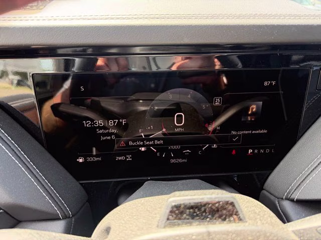 2025 Summit White GMC Yukon AT4 Ultimate 4X4 SUV