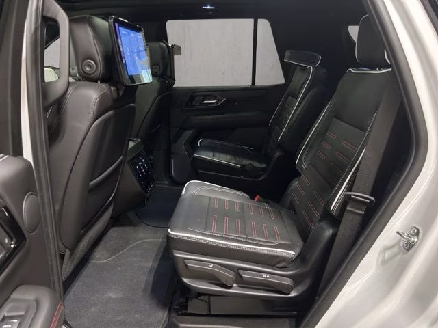 2025 Summit White GMC Yukon AT4 Ultimate 4X4 SUV