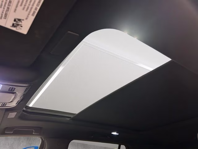 2025 Summit White GMC Yukon AT4 Ultimate 4X4 SUV