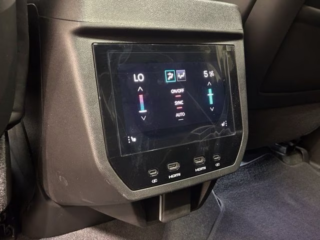 2025 Summit White GMC Yukon AT4 Ultimate 4X4 SUV