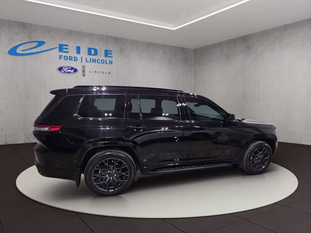 2024 Diamond Black Crystal Pearlcoat Jeep Grand Cherokee L Summit 4X4 SUV