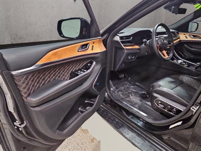 2024 Diamond Black Crystal Pearlcoat Jeep Grand Cherokee L Summit 4X4 SUV