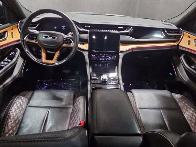2024 Diamond Black Crystal Pearlcoat Jeep Grand Cherokee L Summit 4X4 SUV