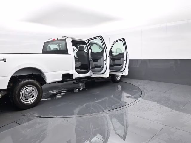 2025 Oxford White Ford Super Duty F-350 SRW XL 4X4 Truck