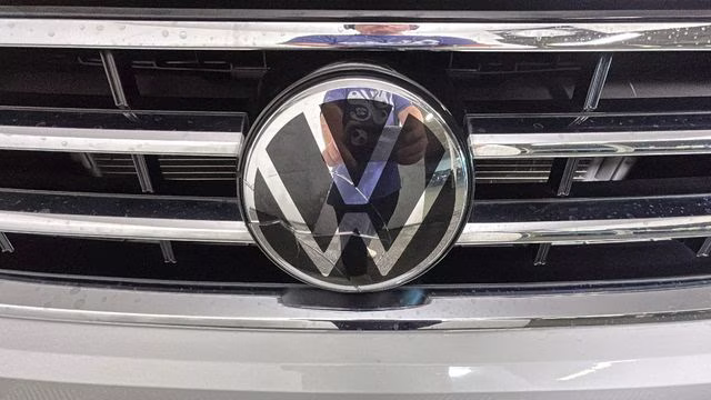 2023 Pure White Volkswagen Tiguan 2.0T S FWD SUV