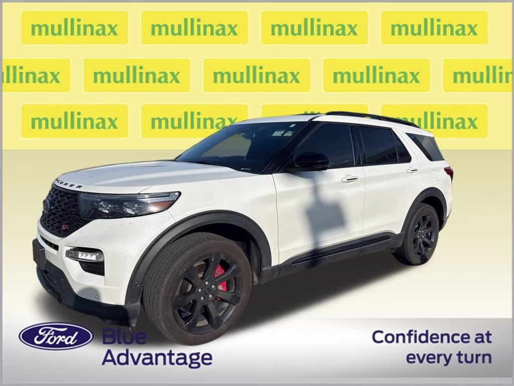 2022 Star White Metallic Tri-Coat Ford Explorer ST 4X4 SUV