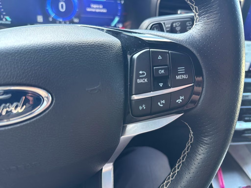 2022 Star White Metallic Tri-Coat Ford Explorer ST 4X4 SUV