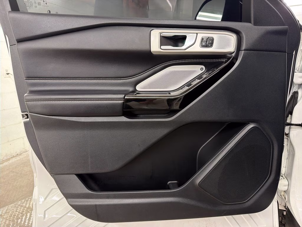 2022 White Metallic Ford Explorer ST 4X4 SUV
