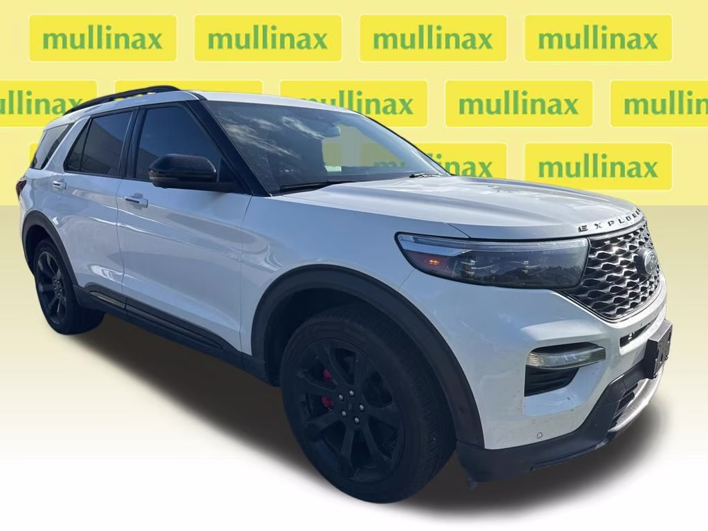 2022 Star White Metallic Tri-Coat Ford Explorer ST 4X4 SUV