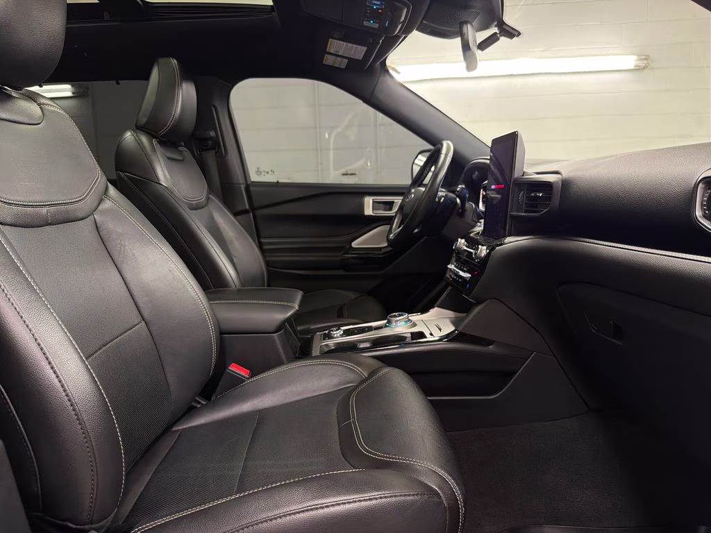 2022 White Metallic Ford Explorer ST 4X4 SUV